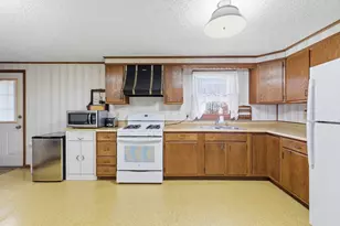 31 Farmstead Cir, Bloomfield, CT 06002 - Photo 11