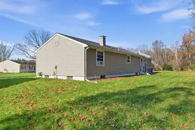 31 Farmstead Circle, Bloomfield, CT 06002 - Photo 25