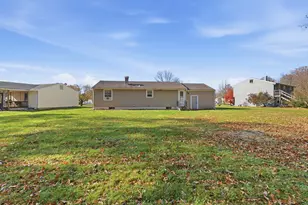 31 Farmstead Cir, Bloomfield, CT 06002 - Photo 27