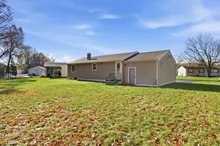 31 Farmstead Cir, Bloomfield, CT 06002 - Photo 29