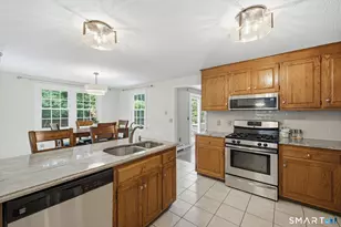 32 Braeside Crescent, Manchester, CT 06040 - Photo 7