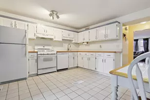 122 Towne House Rd, Hamden, CT 06514 - Photo 7