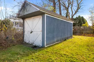 35 Pine St, Waterford, CT 06385 - Photo 19