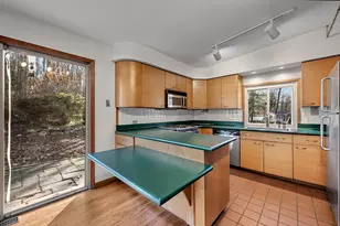 75 Hart Rd, Guilford, CT 06437 - Photo 9