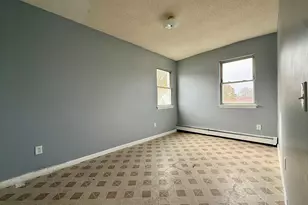 132 Locust St, Waterbury, CT 06704 - Photo 7