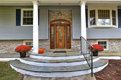 7 Deerfield Drive, Newtown, CT 06482 - Photo 3