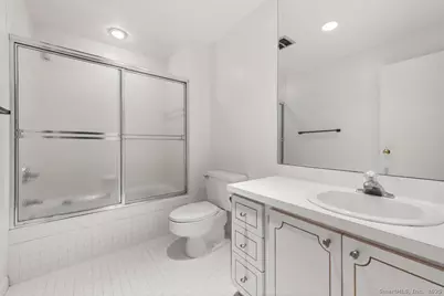 3200 Park Avenue #11E2, Bridgeport, CT 06604 - Photo 13