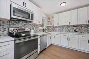 7 Silversmith Dr, Danbury, CT 06811 - Photo 17