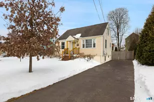 855 Riverside Dr, Fairfield, CT 06824 - Photo 1