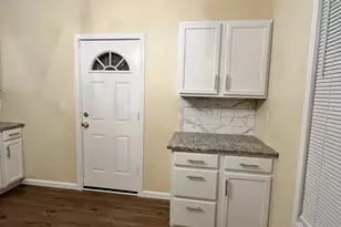 141 Greenfield St, Hartford, CT 06112 - Photo 15