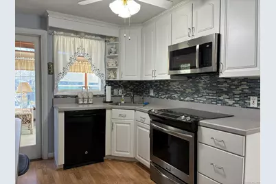 21 Ridge Drive, Montville, CT 06382 - Photo 9