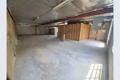 19 Sandscreen Road #Left Side, Avon, CT 06001 - Photo 15