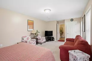 35 Fairfield Ln, Bloomfield, CT 06002 - Photo 7