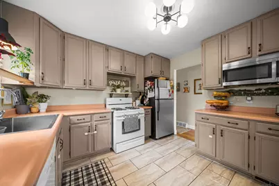 19 Thomas Street, Windsor Locks, CT 06096 - Photo 11