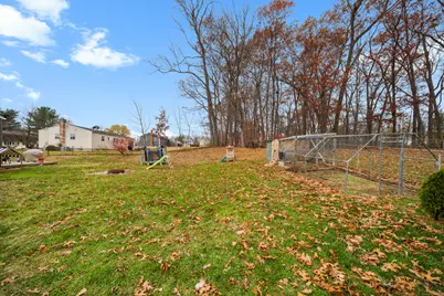 19 Thomas Street, Windsor Locks, CT 06096 - Photo 23