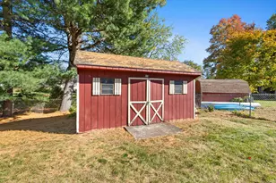 12 Riviera Dr, Enfield, CT 06082 - Photo 5