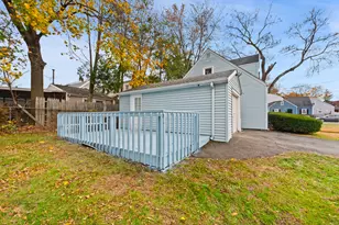 95 Elmer Ave, Hamden, CT 06514 - Photo 23