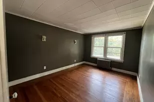 486 Mohegan Ave Pkwy, Waterford, CT 06375 - Photo 5