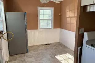 213 Larkin Ct, Stratford, CT 06615 - Photo 11