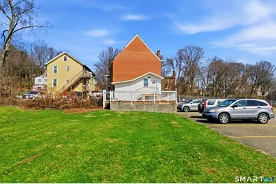 185 Bishop Street, Waterbury, CT 06704 - Photo 11