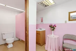 185 Bishop St, Waterbury, CT 06704 - Photo 23