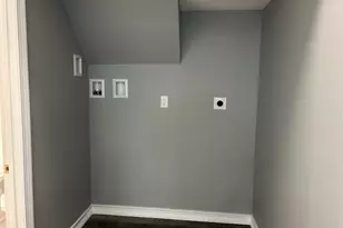 22 Hawthorne St, Norwich, CT 06360 - Photo 7