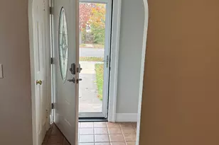 114 Kneeland Rd, New Haven, CT 06512 - Photo 7