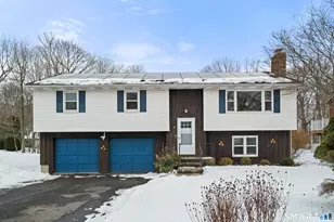 51 Sperry Ln, Meriden, CT 06451 - Photo 3