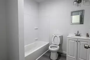 36 Vermont St, Waterbury, CT 06704 - Photo 13