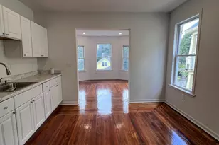 36 Vermont St, Waterbury, CT 06704 - Photo 9