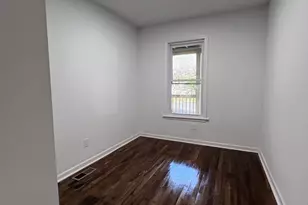 36 Vermont St, Waterbury, CT 06704 - Photo 17