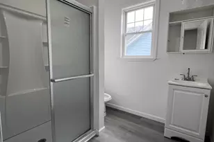 36 Vermont St, Waterbury, CT 06704 - Photo 13