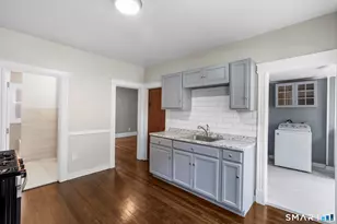 47 South St, Hartford, CT 06114 - Photo 5