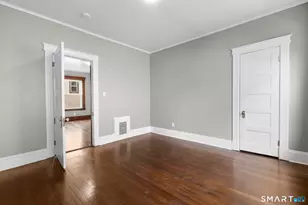 47 South St, Hartford, CT 06114 - Photo 11