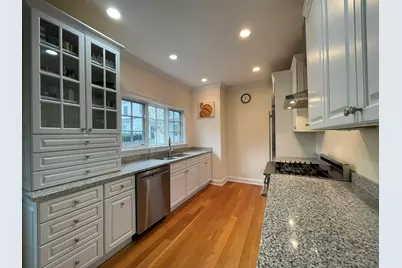 1 Northfield Street #B, Greenwich, CT 06830 - Photo 7