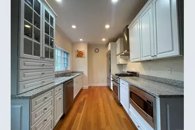 1 Northfield Street #B, Greenwich, CT 06830 - Photo 5