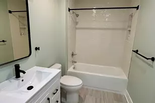 94 Perry St, Farmington, CT 06085 - Photo 23