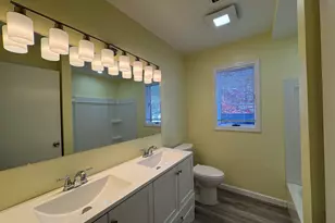 31 William St, East Haven, CT 06512 - Photo 11