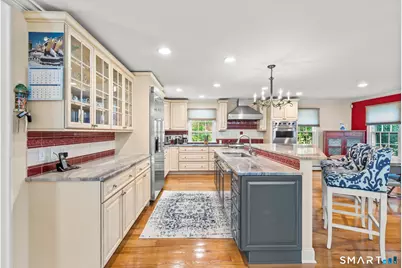 42 Sturbridge Hill Road, New Canaan, CT 06840 - Photo 3