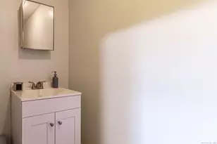 71 Williams St, Hartford, CT 06120 - Photo 11