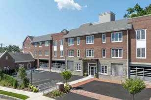 100 E Putnam Ave, Greenwich, CT 06807 - Photo 17