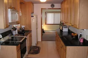 16 Madison St, East Hartford, CT 06118 - Photo 3