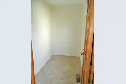 191 Bradley Avenue, Meriden, CT 06451 - Photo 9