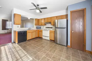 975 Meriden Rd, Waterbury, CT 06705 - Photo 11