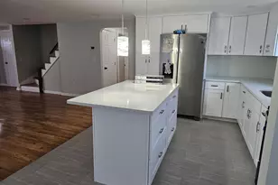 16 Vista Dr, East Haven, CT 06512 - Photo 9