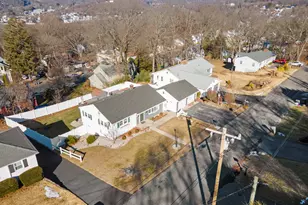 37 Albion St, Naugatuck, CT 06770 - Photo 3