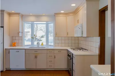 845 Mountain Laurel Road, Fairfield, CT 06824 - Photo 17