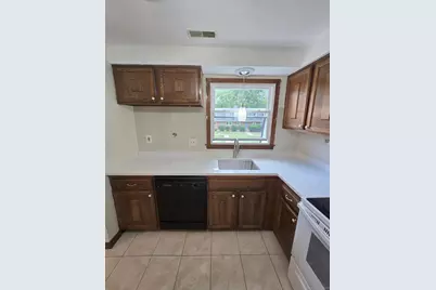 338 Dunfey Lane #APT D, Windsor, CT 06095 - Photo 5