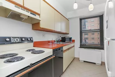 44 Strawberry Hill Avenue #APT 1H, Stamford, CT 06902 - Photo 7