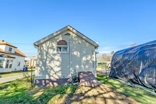 33 Railroad Ave, Plainfield, CT 06374 - Photo 29